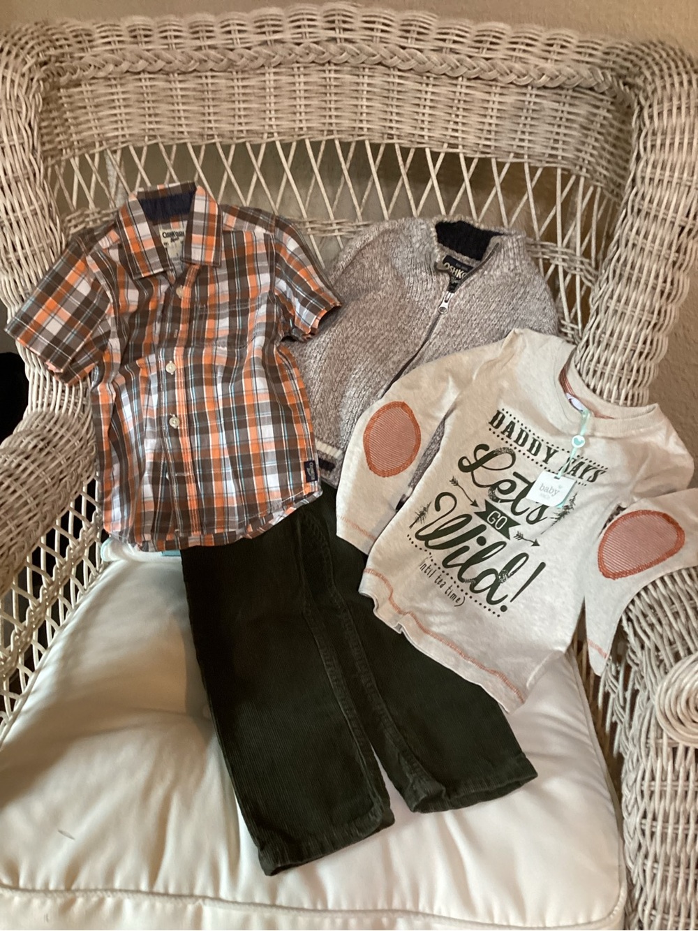 Boys 4 piece bundle size 2-4 years